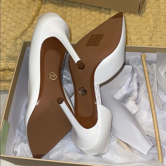 Michael Kors - Picture 3 of 3